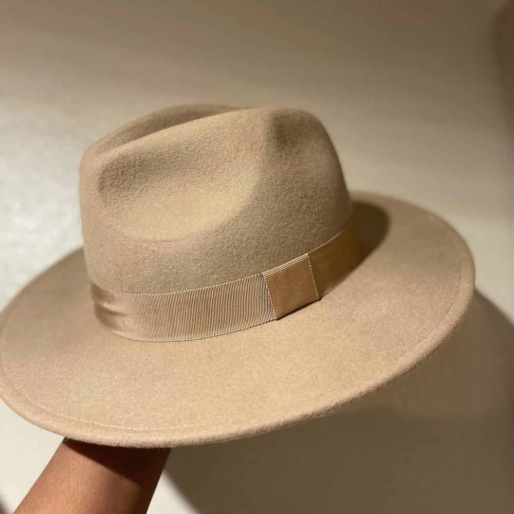 Modern Tan Fedora Hat Size Small/54